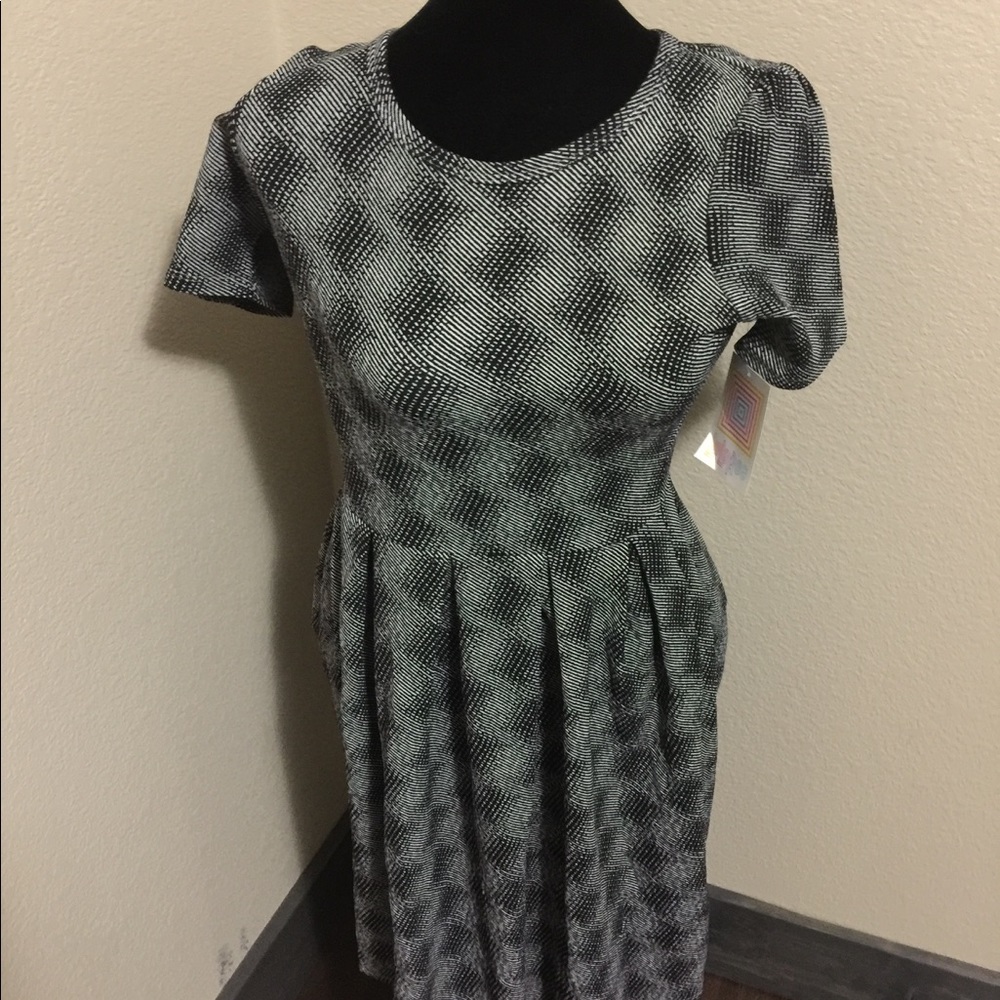 Lularoe Amelia dress size small